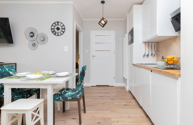 Coast Apartment With Terrace by Renters - Photo 15