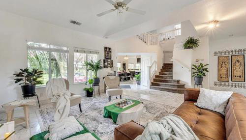 Rudraksha-5BR Luxury,3Bath, NE Fresno, Shopping, Dining, Medical, Tourist Attractions - Photo 3