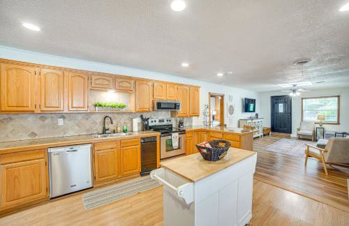 Spacious Deck Waterfront Home in Gun Barrel City! - Foto 10