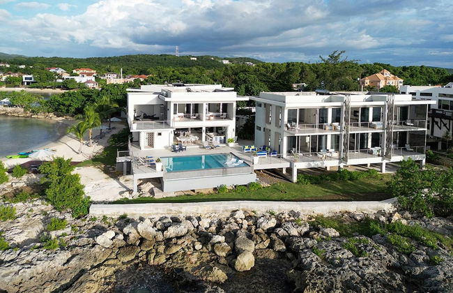 Santosha Whitehouse JM - 10 Bedroom Villa w Private Beach - Photo 2