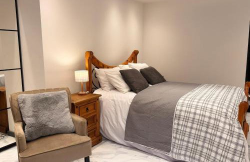Modern House Apartment Stratford E15 London - Sleeps 2 - 9, Fast Links to Central London, Near O2, Greenwich & Olympic Park, Child-Friendly Garden, Free Parking, Free WiFi - Foto 3