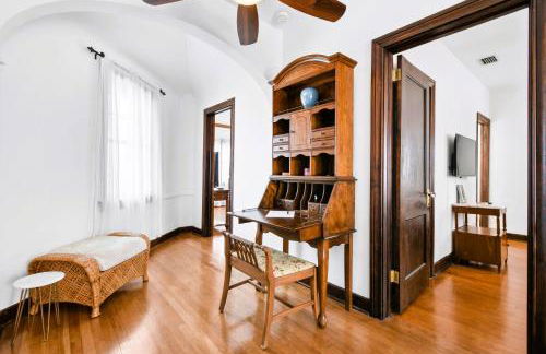 1926 Mediterranean Home with Heated Pool Sleeps 12 - Foto 27