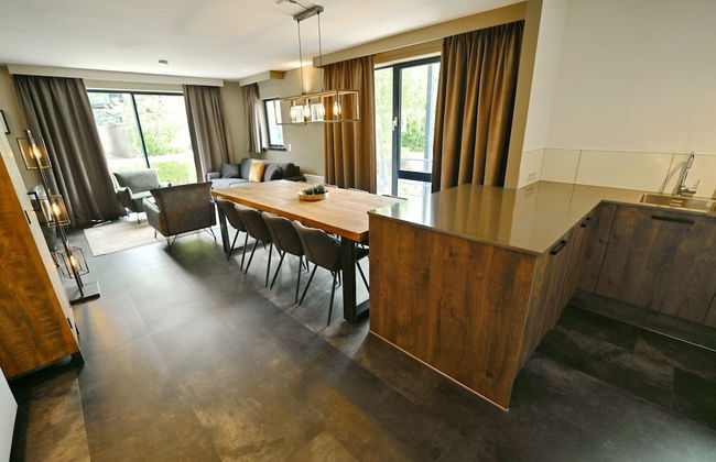 Modern Apartment in Belgium With Bubble Bath - Photo 25