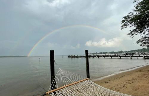 Waterfront Home with Private Beach, Stunning Views - Foto 19