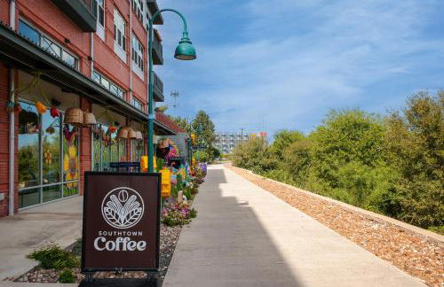 Chic 2BR-Southtown Near Rvrwalk, Dome & Conv - Foto 31