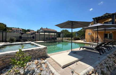 Amazing Apartment In Krsan With Wifi - Photo 1