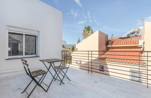 Luxurious And Modern Family Home - Photo 20