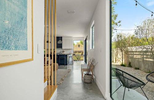 Rooftop Deck, DT City Views, Modern Eastside Oasis - Foto 17