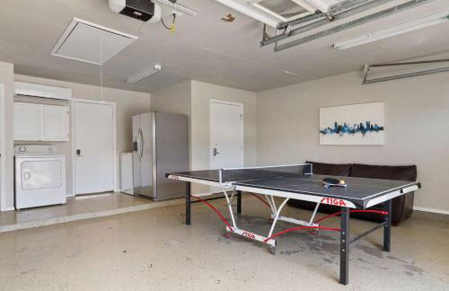 Luxury Austin Retreat w Pool, Games, Sleeps 12 - Foto 38
