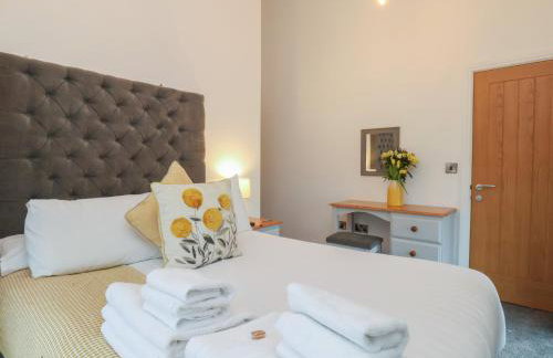 Evening Star Engine Shed - Photo 19