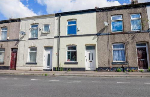 Modern 2 Bedroom House with 2 Ensuite and Free Parking - Photo 25