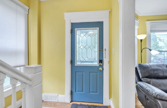 Unique Charmer: Outdoor Space & More Near Um 3 Bedroom Home by RedAwning - Foto 23