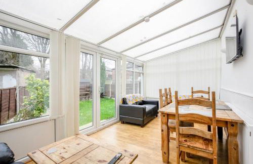 5-bedroom home in trendy Dibsbury area Manchester with parking - Foto 14