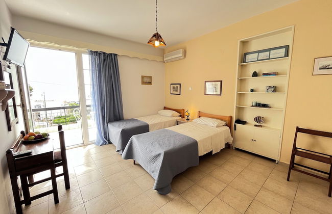 Hotel Elena - Photo 4