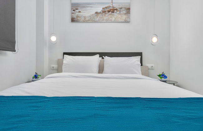 Premium Jacuzzi Suite at the City Center - Photo 2