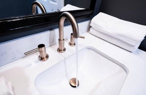 Modern Stay on Green Valley - 2.5 Mi to Downtown - Foto 9