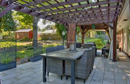 Charming Florence Getaway with Fireplace and Grill! - Foto 32