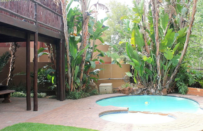 Exquisite 2 Bedroom Garden Townhouse in the Heart of Fourways - Photo 27