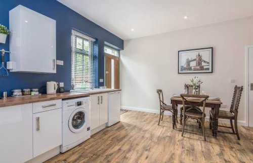 Rainbow House - Entire Place - Photo 8