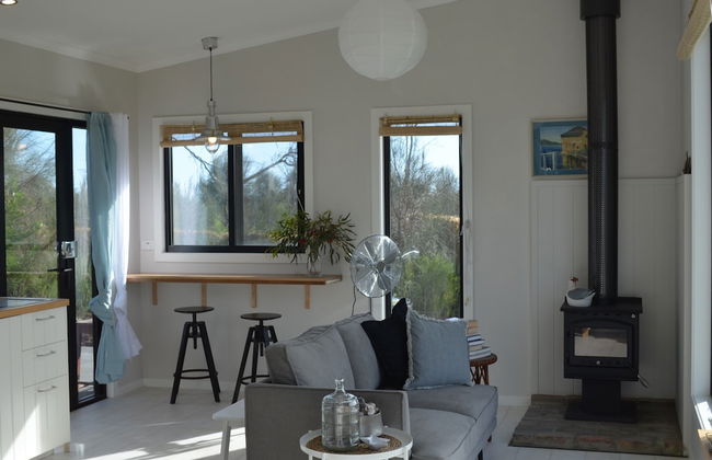 Flotsam Studio Accommodation - Photo 27