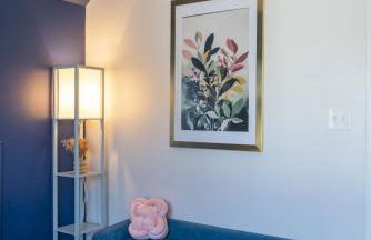 Fam-Biz Friendly 3BD with Fire pit & BBQ - Downtown - Foto 37