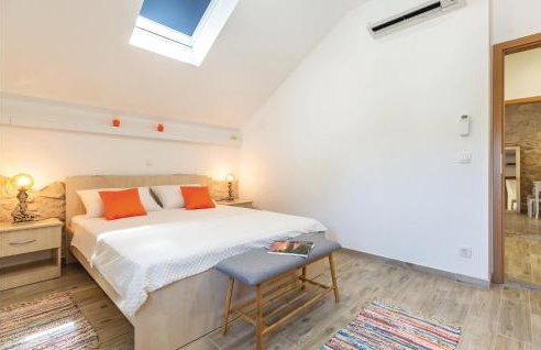 Awesome Home In Ploce With Jacuzzi - Foto 27