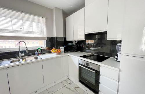 2 Double Bedroom Apartment in Edgware, London - Foto 26