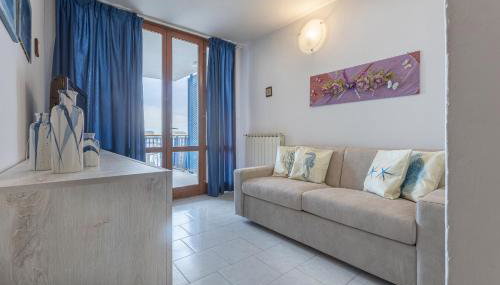 GuestHost - Comfortable Apartment with Sea View - Photo 1
