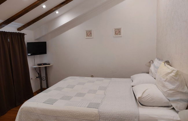 Apt Lavender on Nincevica St-1 BR Apt - Photo 8