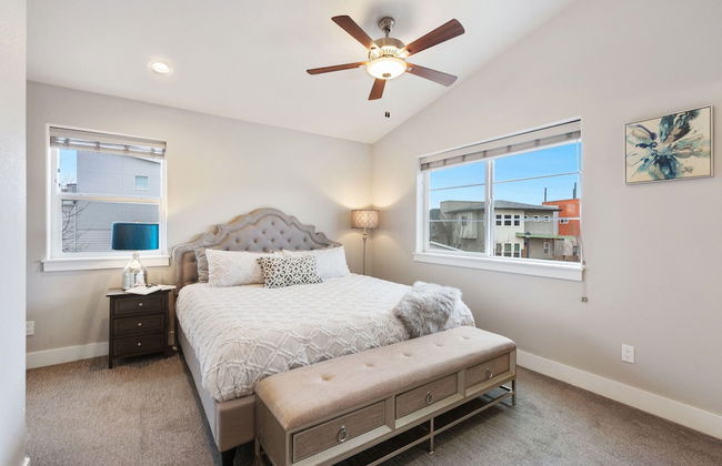 Elegant Oasis - Fireplaces, King Beds, Mtn Views! - Foto 4