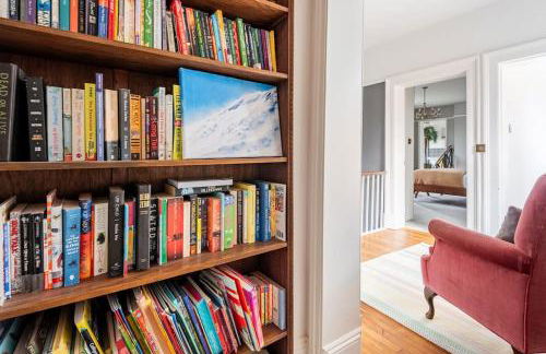 Cotswold Cheltenham, whole house with hot tub - Photo 37