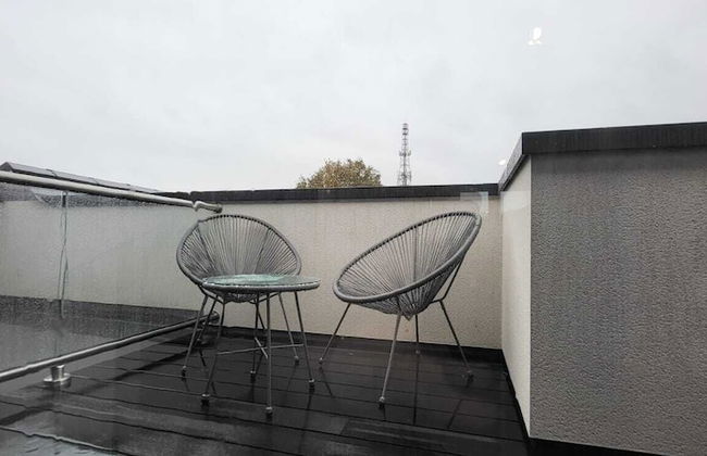 Hybrid Resi - Mitcham - Foto 30