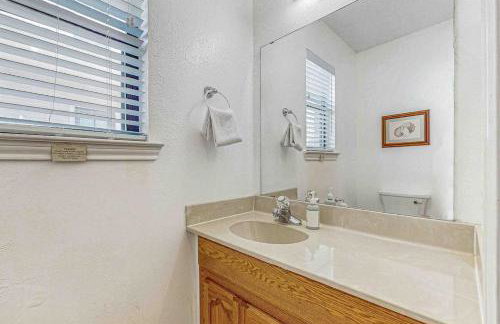 Spacious Lakefront Home with Water Views, WiFi & Private Washer/Dryer - Foto 21