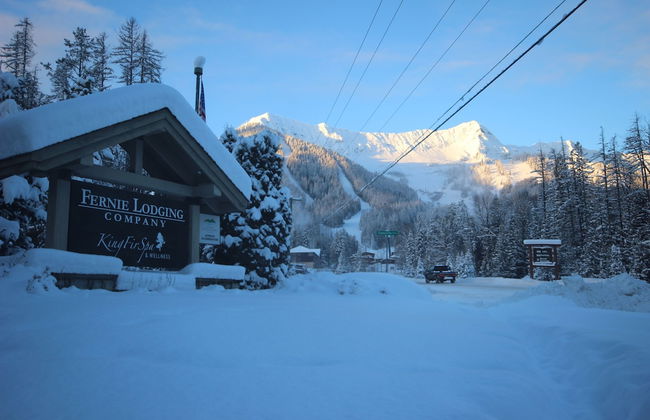 Timberline Lodges by Fernie Lodging Co - Photo 1