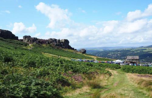 The Holt - Ilkley, central location, stylish apartment - Photo 10