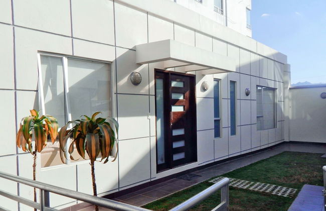 Minimalist Apartment - Photo 1