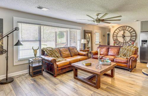 Fall and Football Vibes Titus Retreat with Game Room - Foto 4