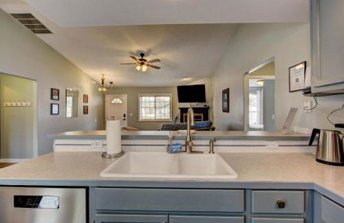 Hello Dolly! 3 beds, 2 bath, 2 TV's, Fireplace, Quiet Neighborhood in Star, ID minutes from walking trails and river views - Foto 6