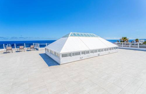 Boutique Beach Villa by Lanzarote Retreats - Private Pool - 1 min walk to Sea Pool - Photo 45