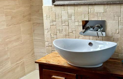 Little Bream - pretty cosy cottage, sea views, walk to the beach - Foto 35