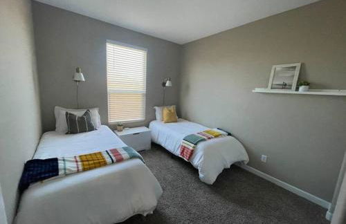 Spacious, Family-Friendly Home - Photo 26