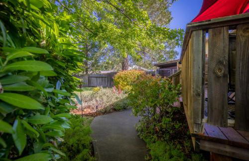 Chic, and Cozy, Centrally Located getaway - Foto 26