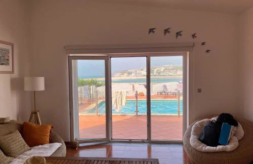 Beachfront Villa with Private Beach Access, Ocean Views, Pool, - Foto 3