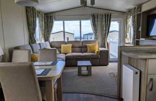 Beautiful Pet Friendly Southerness Caravan With Sea View & Decking Area - Foto 14