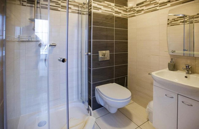 Comfortable Ground Floor Apartment, Summer Pool - Foto 8