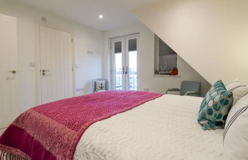 Bucket and Spades- Right on the Beach - Foto 48