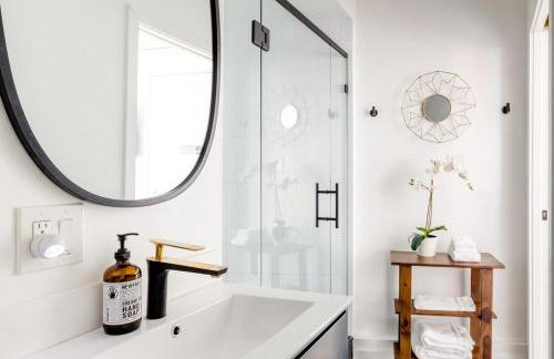 Sleek Luxury Studio with Patio LAX & Beach Access - Foto 4