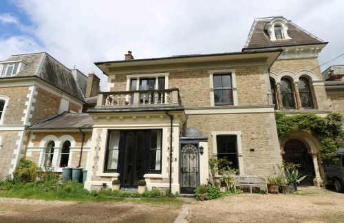 Perfect Retreat in Luxury & Historical Manor House - Photo 61