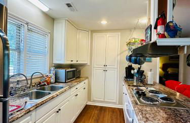 Family Cottage 1 mile to Carolina Beach - Foto 10