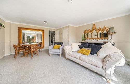 3BR Home with Hot Tub and Garden - Foto 6